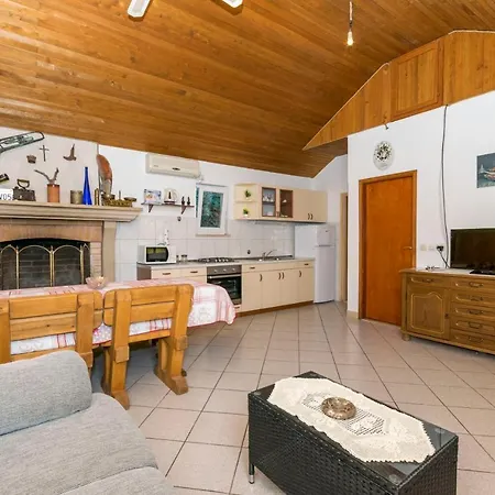 House Santa Barbara * Postira