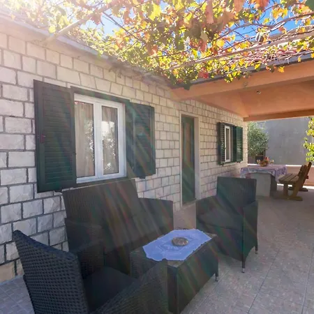 House Santa Barbara Nyaraló