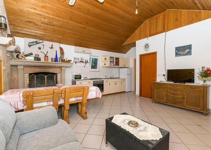 House Santa Barbara * Postira