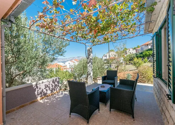 House Santa Barbara Nyaraló Postira