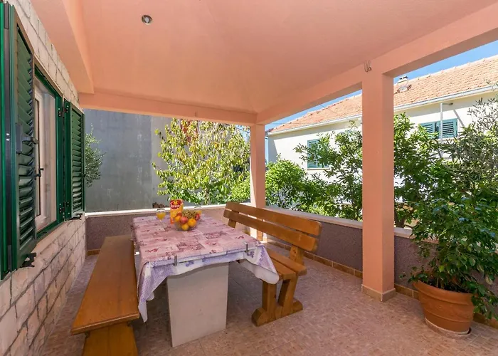 Nyaraló House Santa Barbara Postira